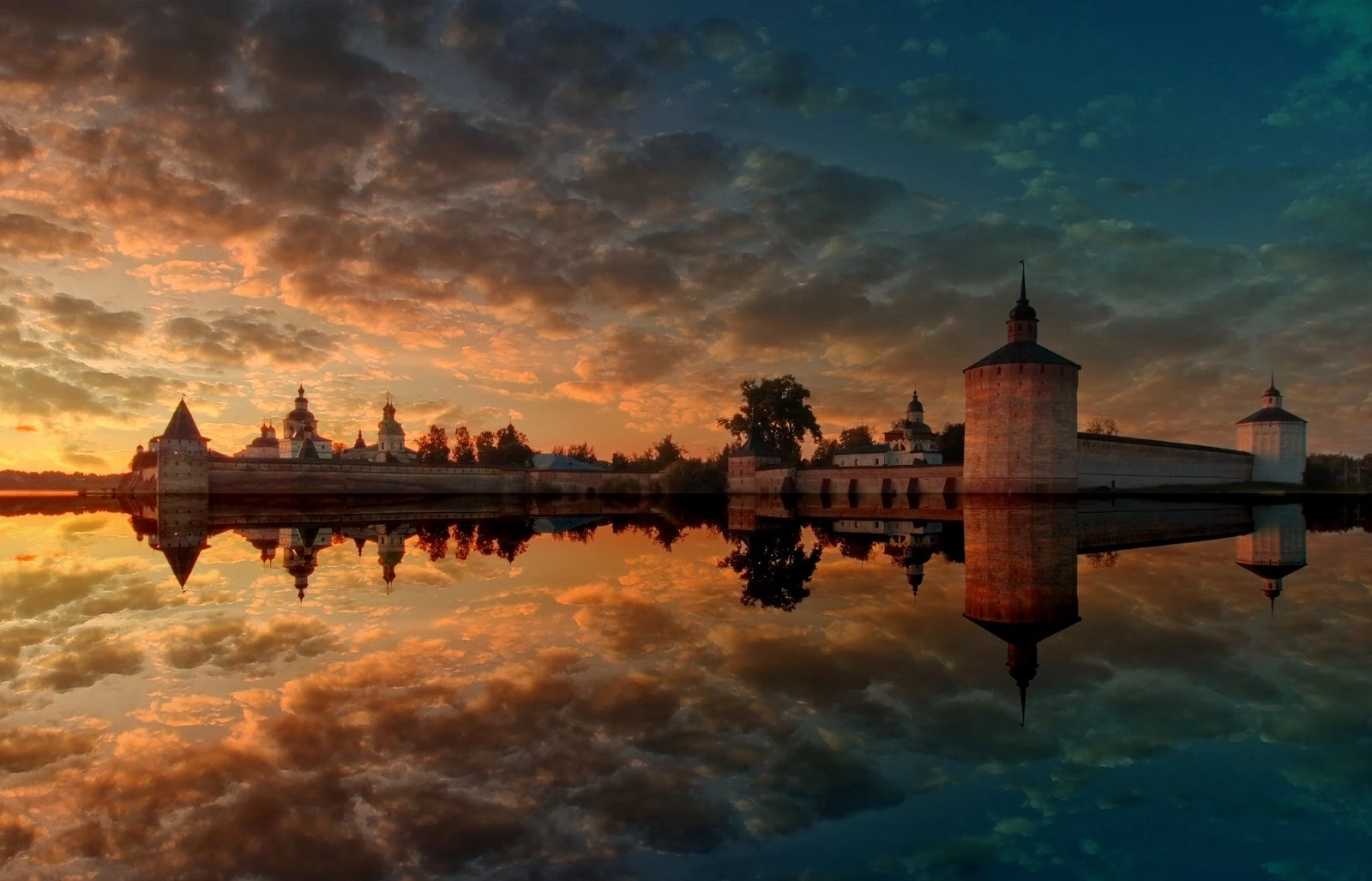 Кирилло-Белозерский мужской монастырь Автор: Александр Лукин Место съемки: Вологодская область, город Кириллов